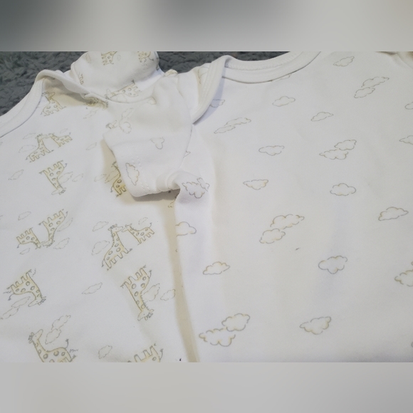 Bodysuits - Picture 2 of 3